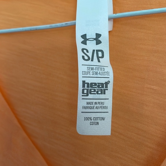 Women’s small Under Armour tshirt - Picture 3 of 4